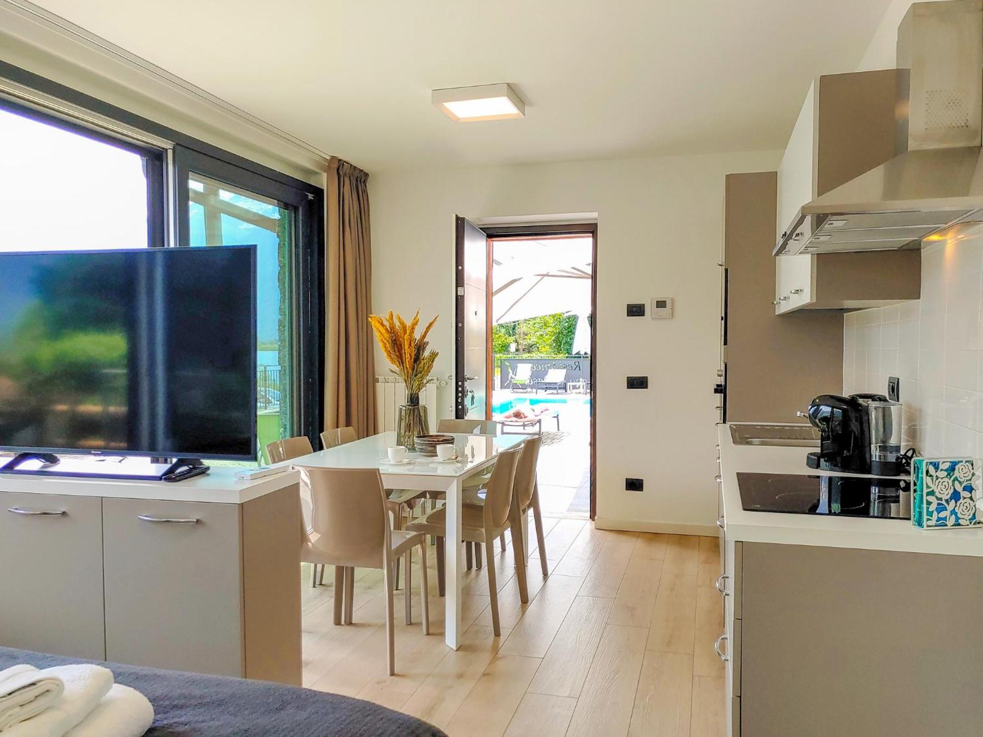 Dascio Emotion Ferienwohnung Mit Terrasse Am See Экстерьер фото