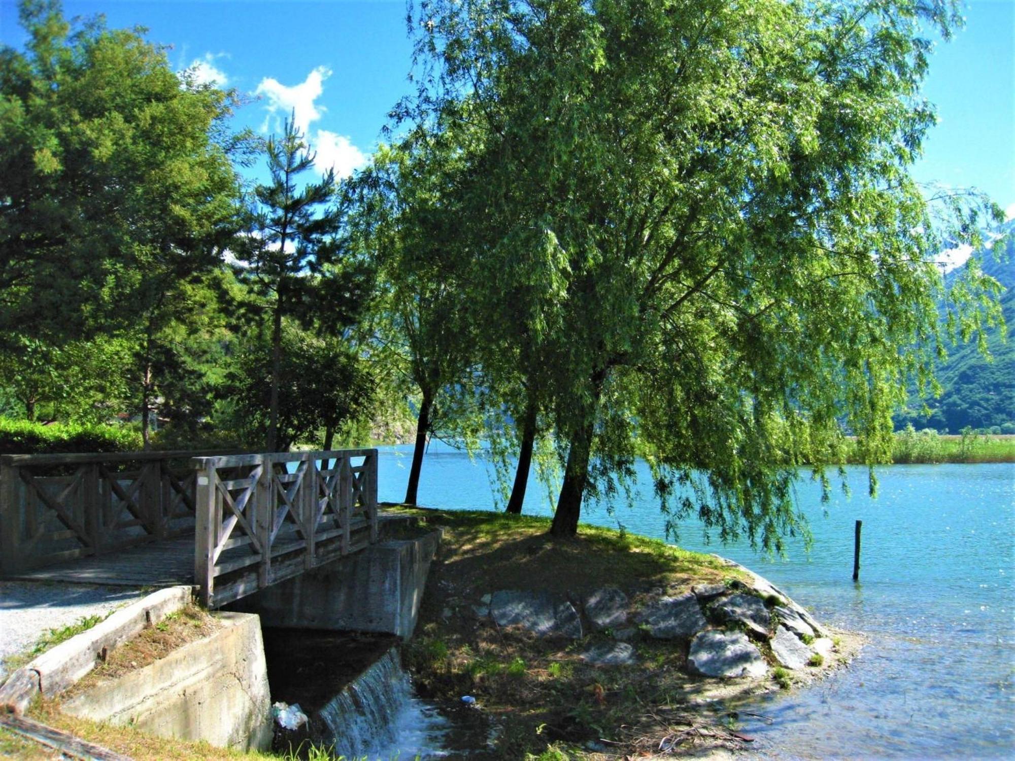 Dascio Emotion Ferienwohnung Mit Terrasse Am See Экстерьер фото