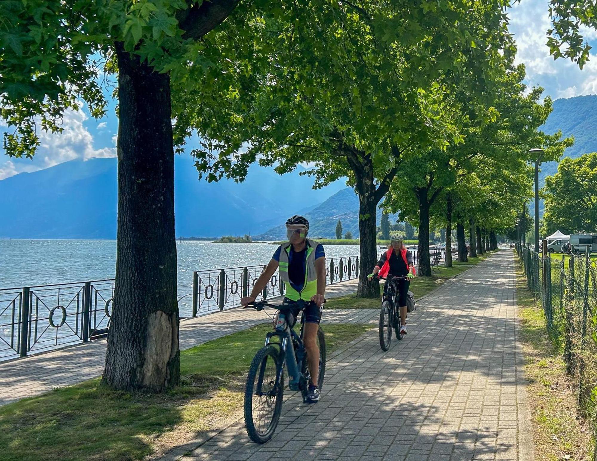 Dascio Emotion Ferienwohnung Mit Terrasse Am See Экстерьер фото